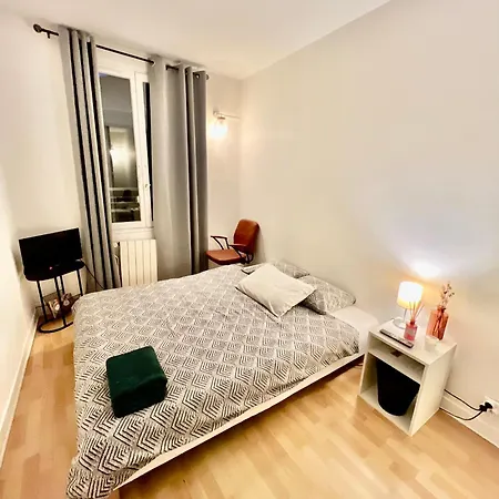 Homestay Private Inside A 15 Min From Paris